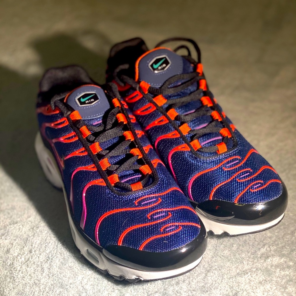 *!NWOB!* BRAND NEW NIKE AIRMAX sz 5.5y